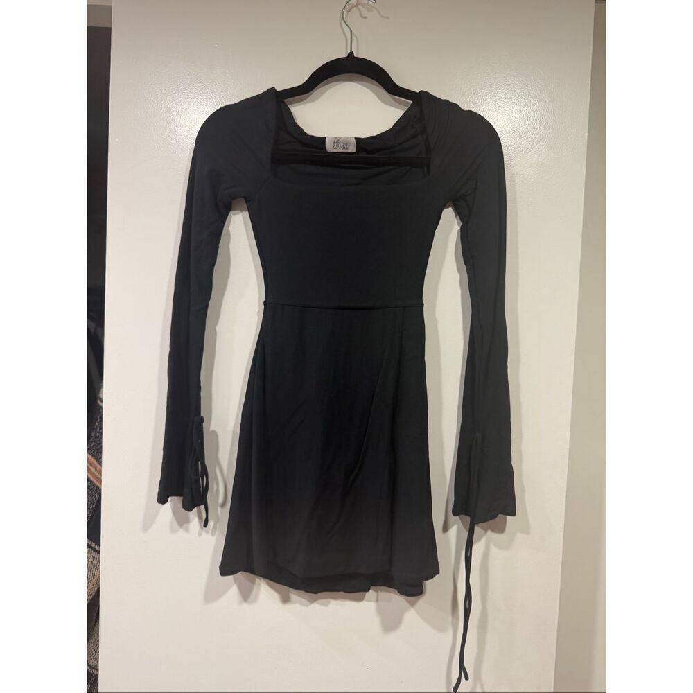 Oh Polly size 0 long sleeve black dress